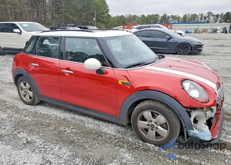 2016 Mini Cooper z USA, uszkodzony, nr VIN WMWXU1C5XG2D09389